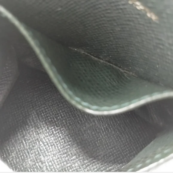 Louis Vuitton LV Coin Purse Portemonnaie Boit in Greens Taiga leather